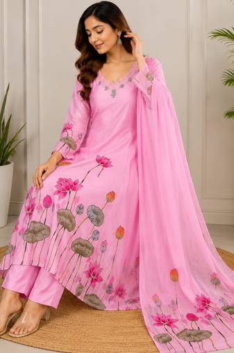 Pink silk blend embroidered kurta set