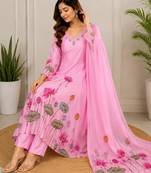 Pink silk blend embroidered kurta set