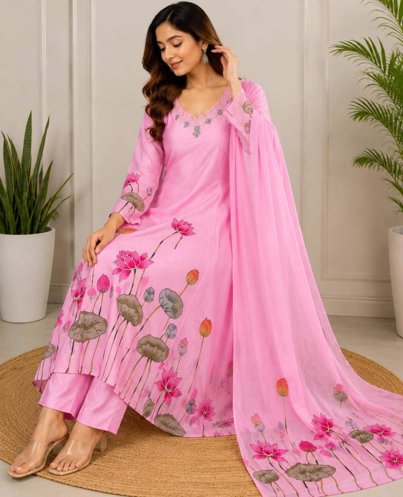 Pink silk blend embroidered kurta set