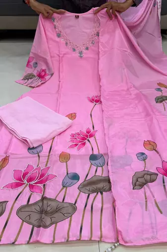 Pink silk blend embroidered kurta set