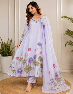 Lavender silk blend embroidered kurta set 1