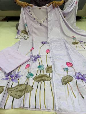 Lavender silk blend embroidered kurta set 3