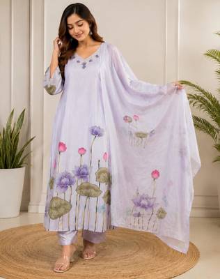 Lavender silk blend embroidered kurta set 4