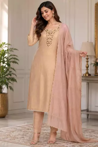 Gold silk blend embroidered kurta set