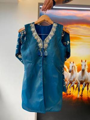 Teal crepe embroidered kurta set 2
