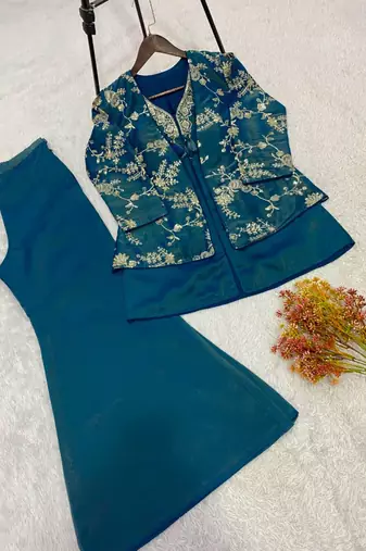 Teal crepe embroidered kurta set