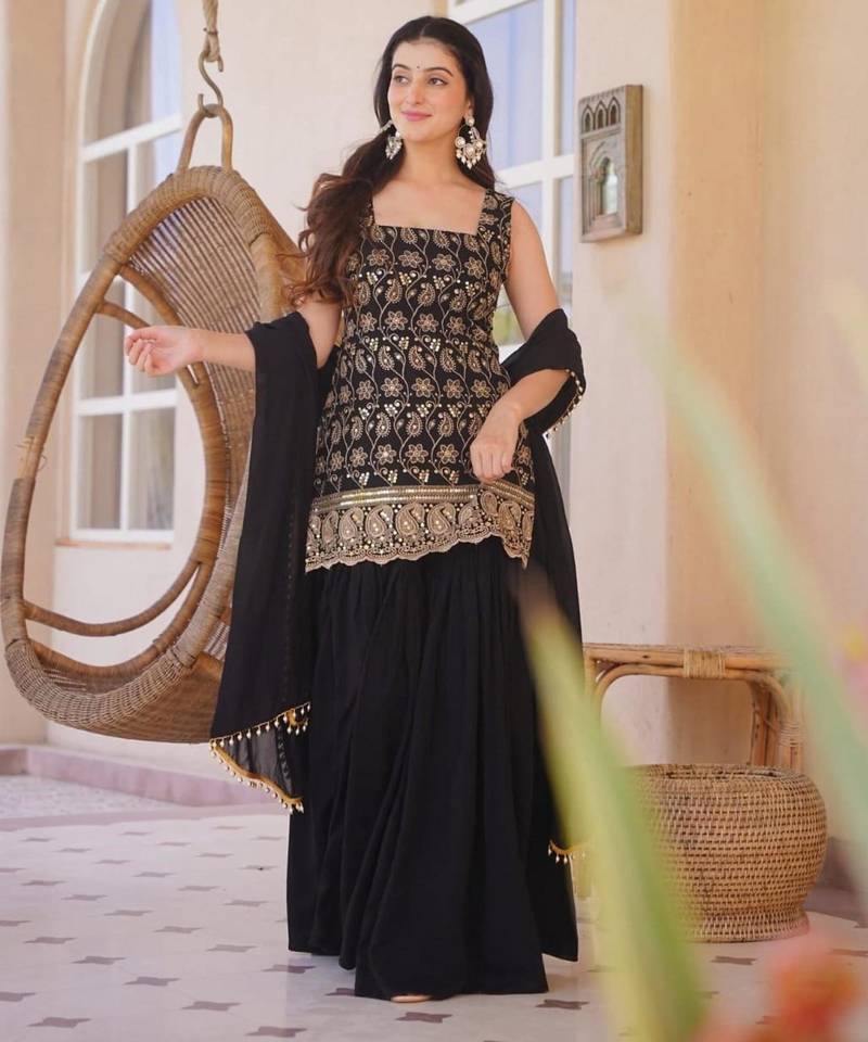 Black silk blend embroidered kurta set