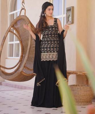 Black silk blend embroidered kurta set 2