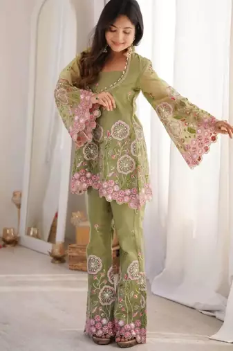Light-green silk blend embroidered kurta set