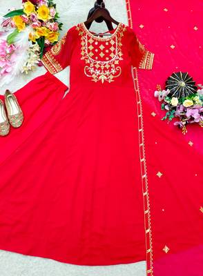 Red faux georgette embroidered flared gown set 2