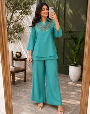Teal silk blend embroidered palazzo set 3
