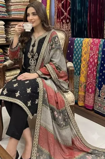 Black chanderi embroidered kurta set
