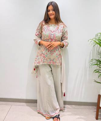 Off-white faux georgette embroidered palazzo set 3
