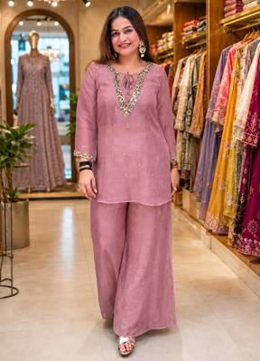 Onion-pink silk blend embroidered palazzo set 3