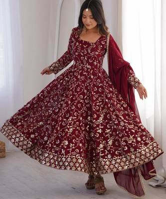 Maroon faux georgette embroidered flared gown set 3