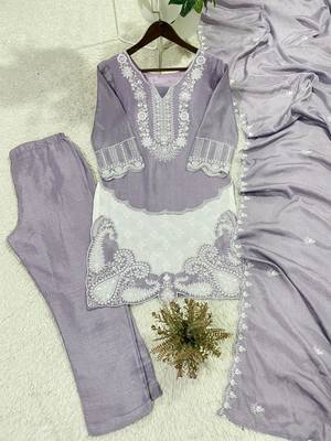 Lavender silk blend embroidered kurta set 2