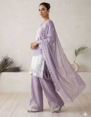 Lavender silk blend embroidered kurta set 3