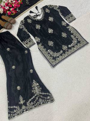 Black silk blend embroidered palazzo set 4