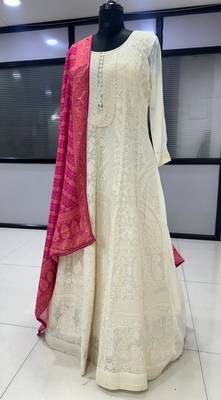 Off-white georgette embroidered flared gown set 2