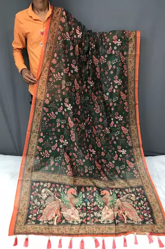 dark green color kalamkari prints contrast pallu cotton blend saree