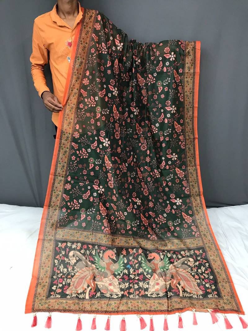 dark green color kalamkari prints contrast pallu cotton blend saree