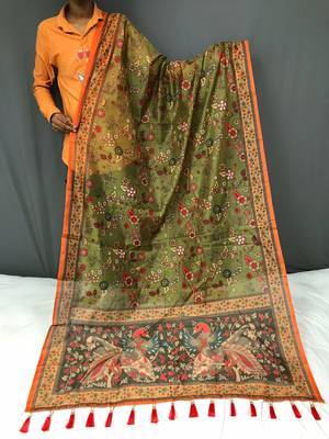 olive green color kalamkari prints contrast pallu cotton blend saree 4