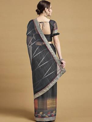Women's black chiffon geomatric print chiffon saree with blouse 3