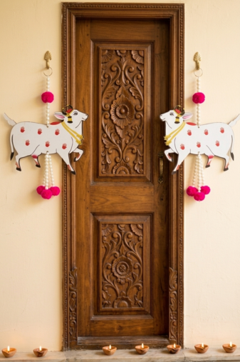 handcrafted pompom beads cow hanging door and home decorative hanging (pack of 6)