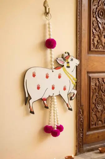 handcrafted pompom beads cow hanging door and home decorative hanging (pack of 6)
