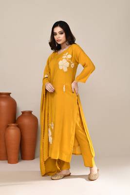 Mustard chanderi embroidered kurta set 2