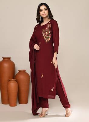 Maroon chanderi embroidered kurta set 2