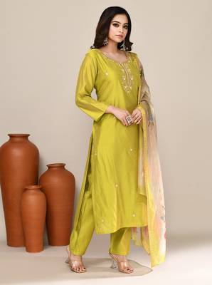 Pastel viscose embroidered kurta set 2