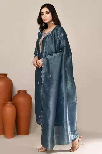Grey shimmer embroidered kurta set