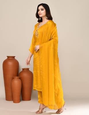 Yellow satin embroidered kurta set 2