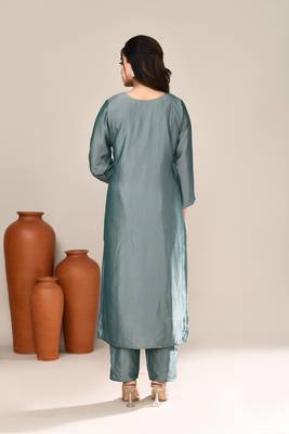 Grey satin embroidered kurta set 3