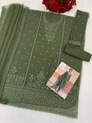 Green chiffon georgette semi stitched wedding suits 3