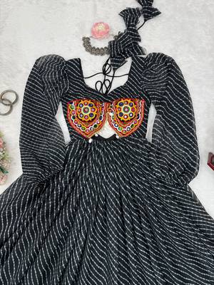 Black georgette digital print maxi 5