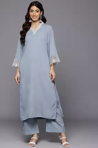 Women Floral Embroidered Regular Thread Work Silk Crepe Kurta with Palazzos