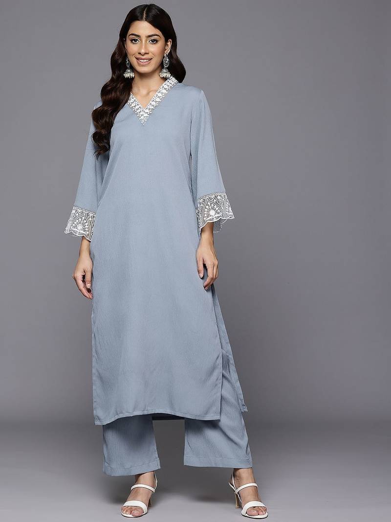 Women Floral Embroidered Regular Thread Work Silk Crepe Kurta with Palazzos