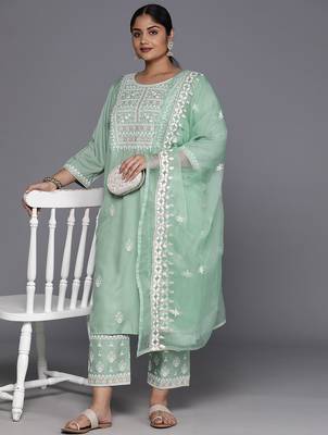 Plus Size Ethnic Motifs Embroidered Thread Work Kurta with Trousers & Dupatta 1