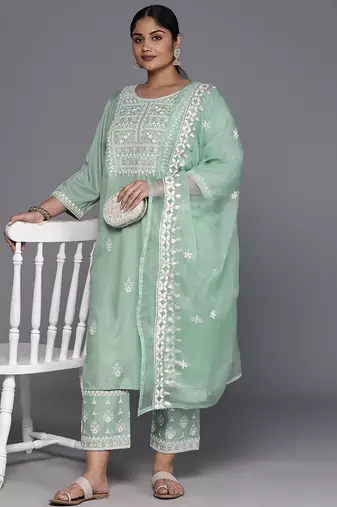 Plus Size Ethnic Motifs Embroidered Thread Work Kurta with Trousers & Dupatta