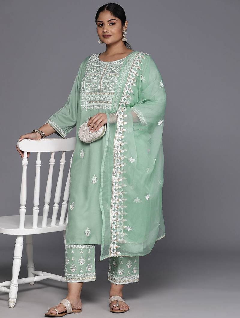Plus Size Ethnic Motifs Embroidered Thread Work Kurta with Trousers & Dupatta