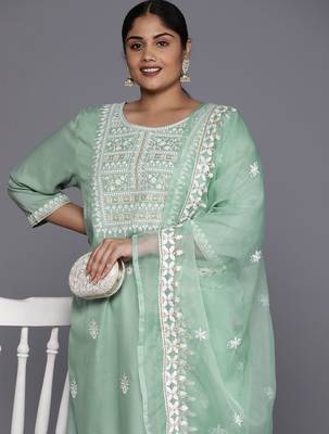 Plus Size Ethnic Motifs Embroidered Thread Work Kurta with Trousers & Dupatta 5