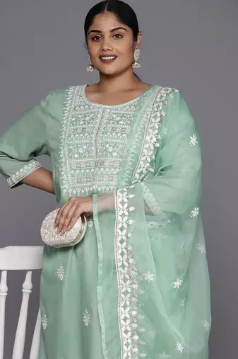 Plus Size Ethnic Motifs Embroidered Thread Work Kurta with Trousers & Dupatta
