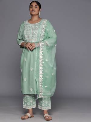 Plus Size Ethnic Motifs Embroidered Thread Work Kurta with Trousers & Dupatta 6