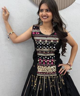 Black Color lampi bordar & ribbon work Cotton Navratri Lahenga Choli 2