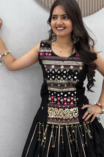 Black Color lampi bordar & ribbon work Cotton Navratri Lahenga Choli