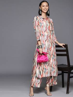 Women Abstract Printed Regular Kurta With Trousers 1