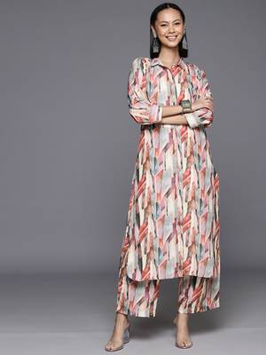 Women Abstract Printed Regular Kurta With Trousers 4