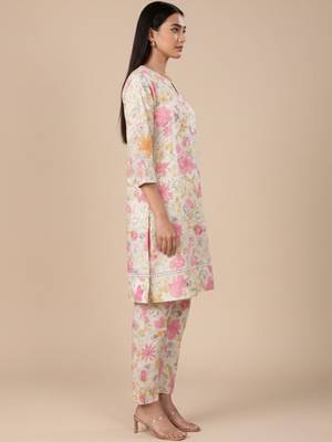 Off White Floral Printed Panelled Pure Cotton Straight Kurta With Trouser 1